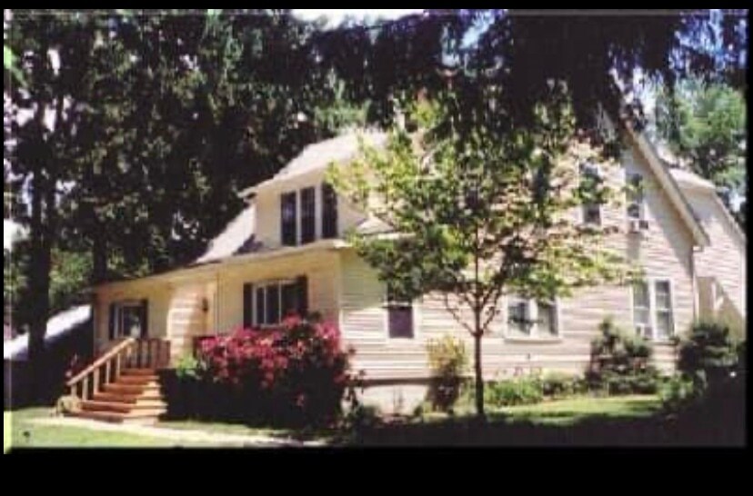 Primary Photo - 110 Fairview Ave
