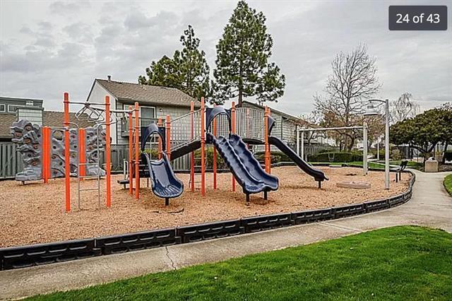 Building Photo - 865 Cabot Ln