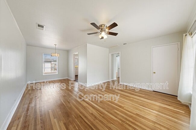 Foto del edificio - 815 Rittiman Rd