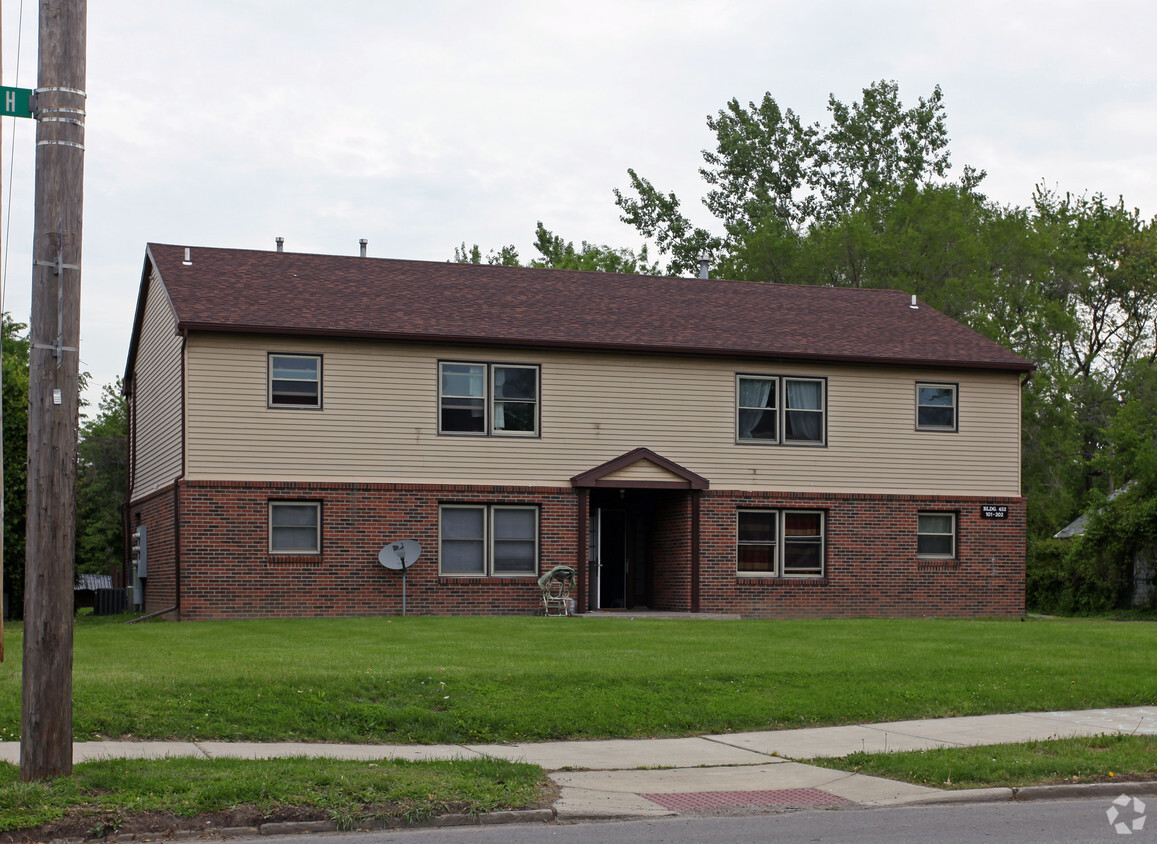 Building Photo - Highland Crest Apartments