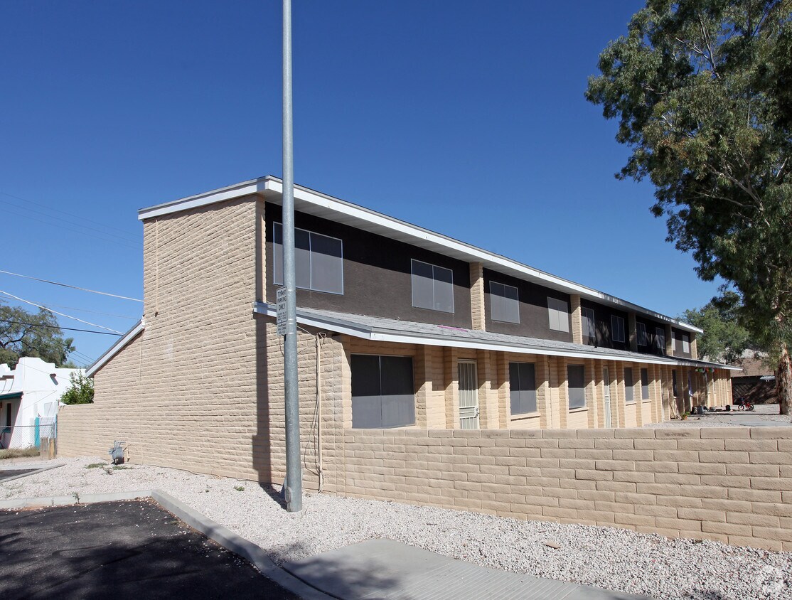 Foto principal - 4523-4531 E Seneca St