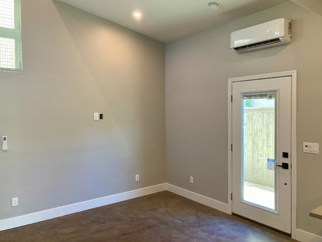 Foto del edificio - 2216 1/2 Motta St