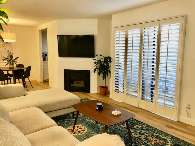 Living Room - 12492 Montecito Rd