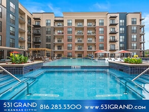 Stunning two-level pool - 531 Grand