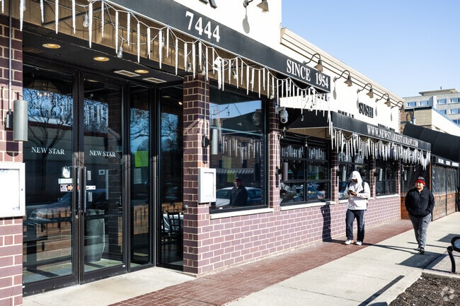 There are plenty of restaurant options in Elmwood Park.