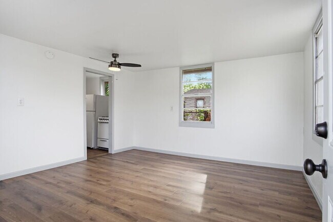 Foto del edificio - 2228 SW Grand Blvd