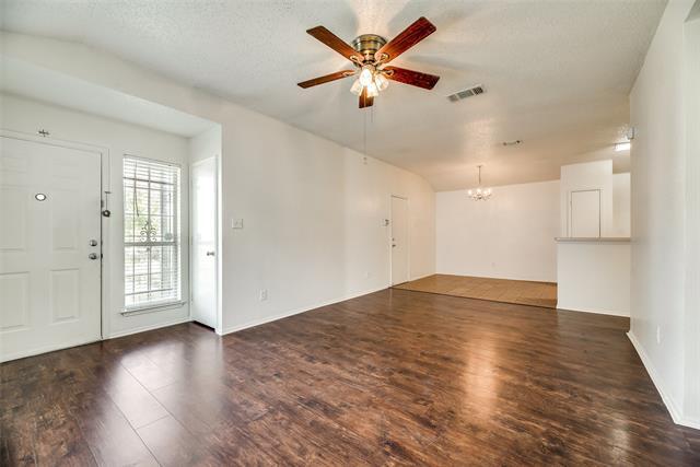 Foto del edificio - 10340 Blackjack Oaks Dr