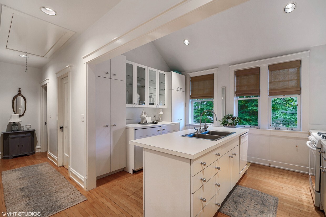 Foto del edificio - 2334 N Cambridge Ave