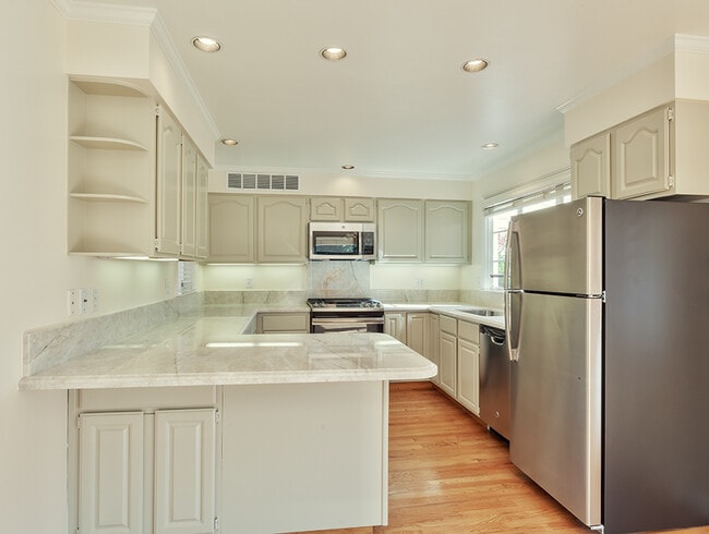 Building Photo - 30 Blackstone Ct