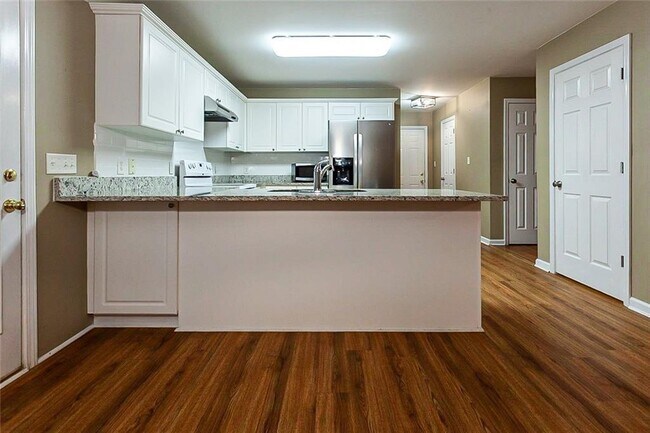Foto del edificio - 2775 Brook Valley Dr