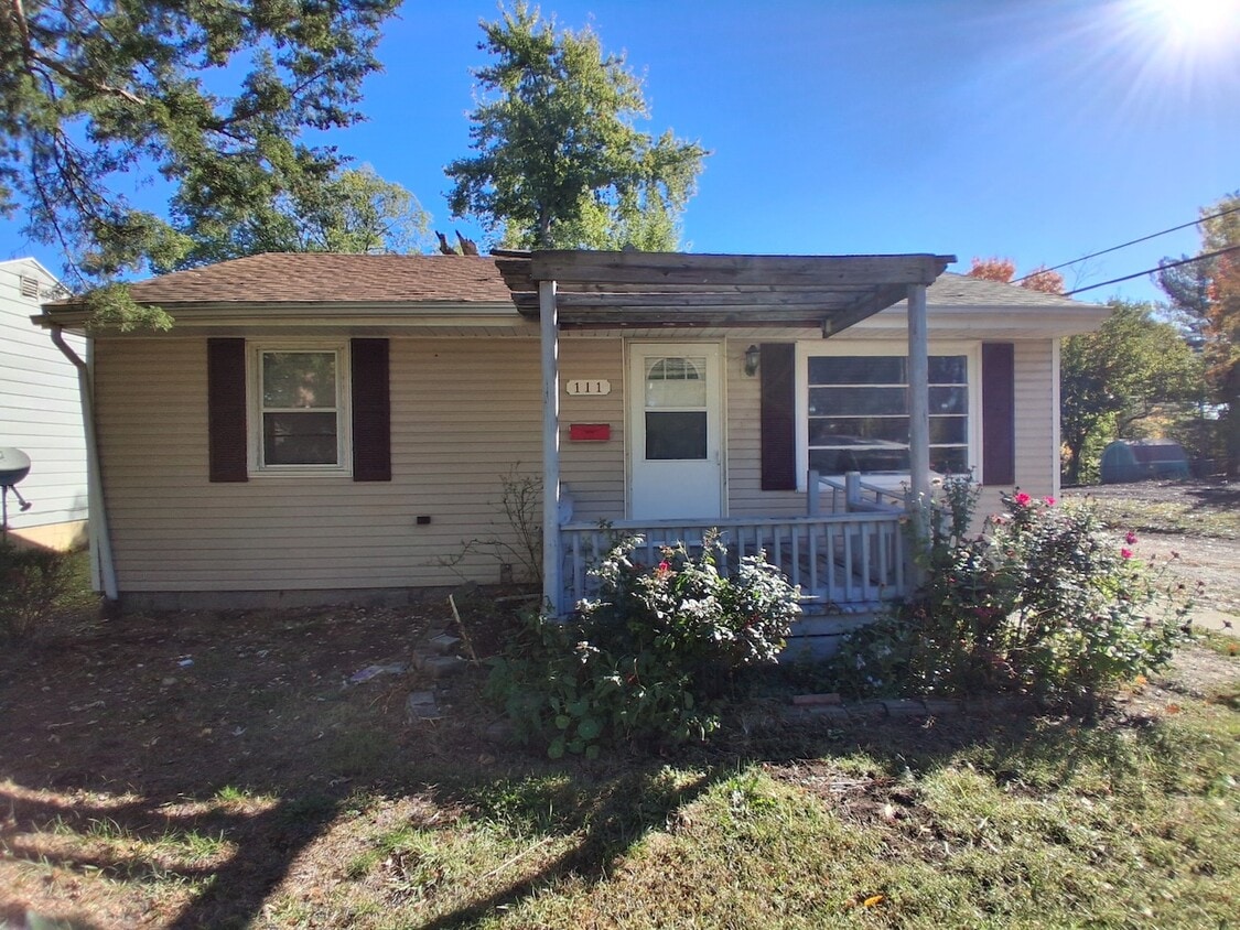 Primary Photo - 111 Grace St