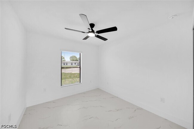 Foto del edificio - 4985 Fairway Ct