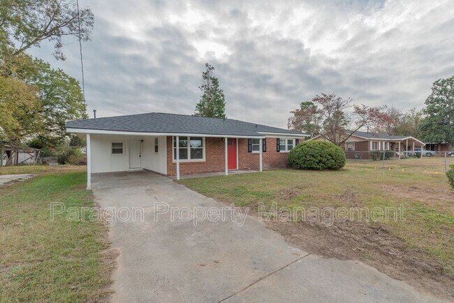 Building Photo - 608 Albany Ave