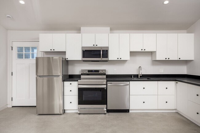 Foto del edificio - 126 1/2 Franklin Ct