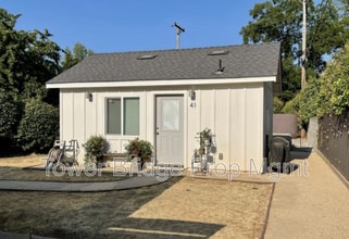 Building Photo - 41 Manley Ct