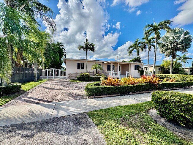 Foto del edificio - 8000 SW 17th Terrace