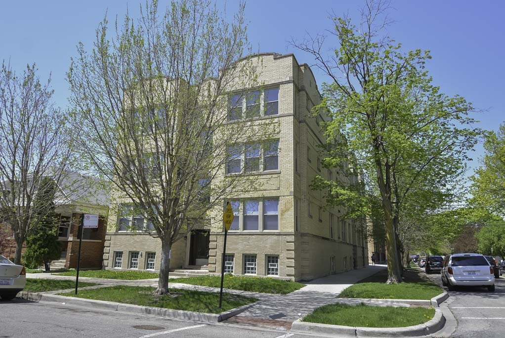 Primary Photo - 2958 N Washtenaw Ave