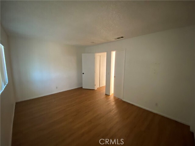 Foto del edificio - 13192 Navajo Rd