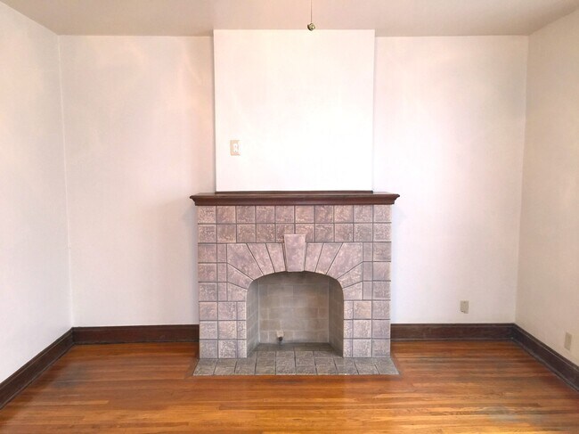 Building Photo - 6026 Ridge Ave