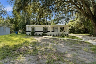 Building Photo - 5846 Abelia Rd