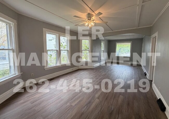 Building Photo - 2112 53rd St