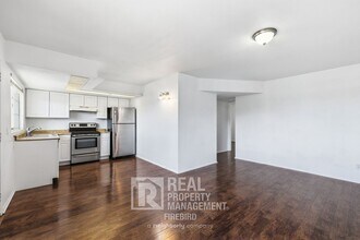 Building Photo - 45 N Phyllis