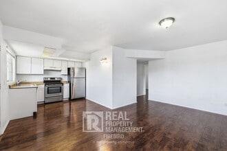 Building Photo - 45 N Phyllis