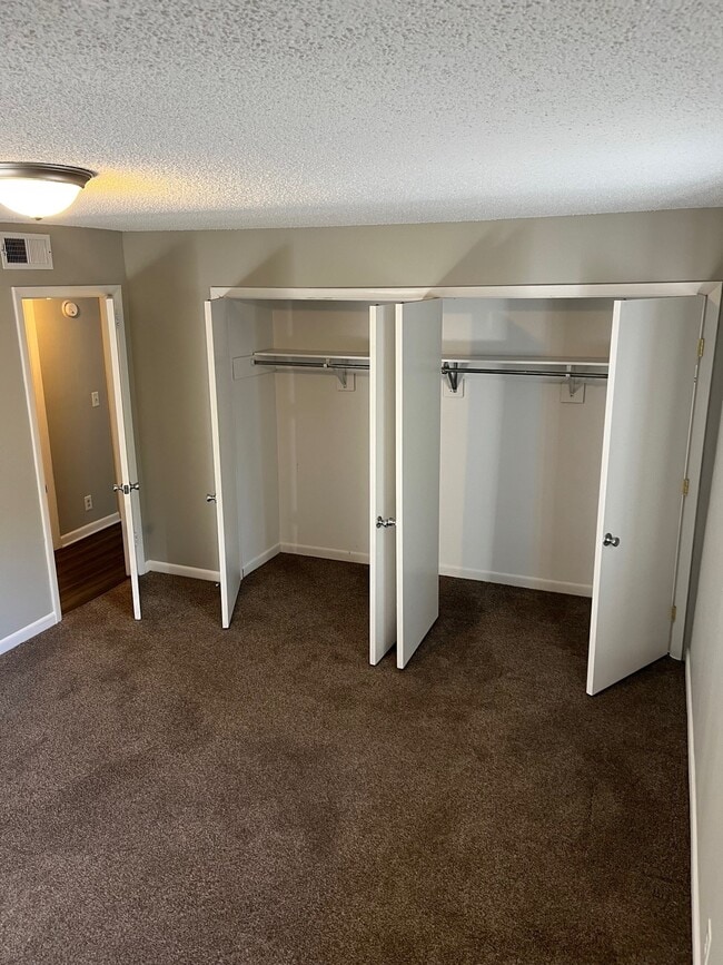 Westwood Apartments Apartments 211 37th Ave N Nashville, TN