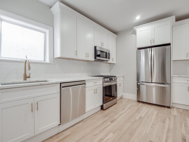Foto del edificio - 226 W 9th St