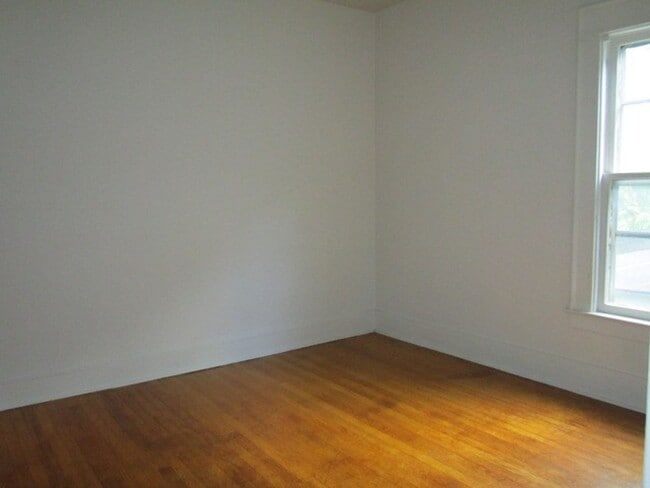 Photo - 953-55 Westcott St Apartment