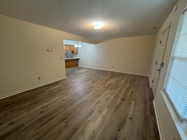 Foto del edificio - One level 2 Bedroom Apartment