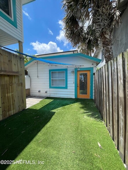 Foto principal - 590 1st St N
