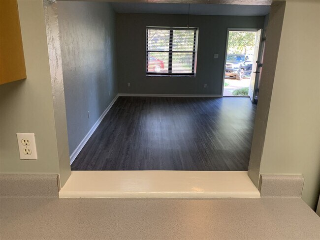 Building Photo - 2144 Sandpebble Ct