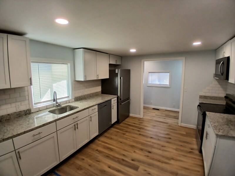 Foto principal - 2311 W Godman Ave