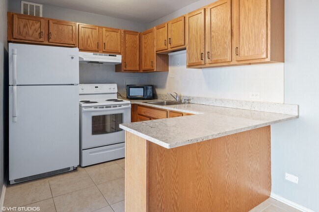 Foto del edificio - 2400 N Lakeview Ave