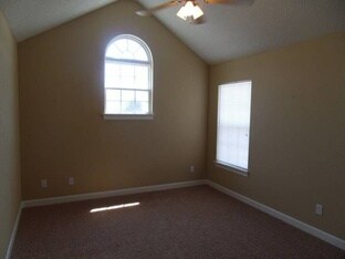 Building Photo - 9016 SW Macintosh Dr