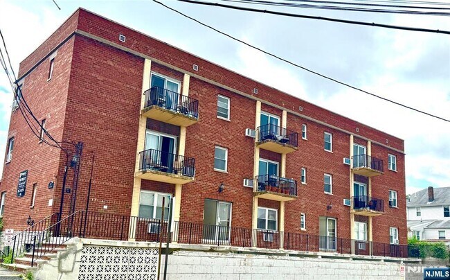 Foto del edificio - 68 W Main St