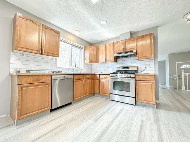Photo du bâtiment - 123 Ridgebrook Dr SW