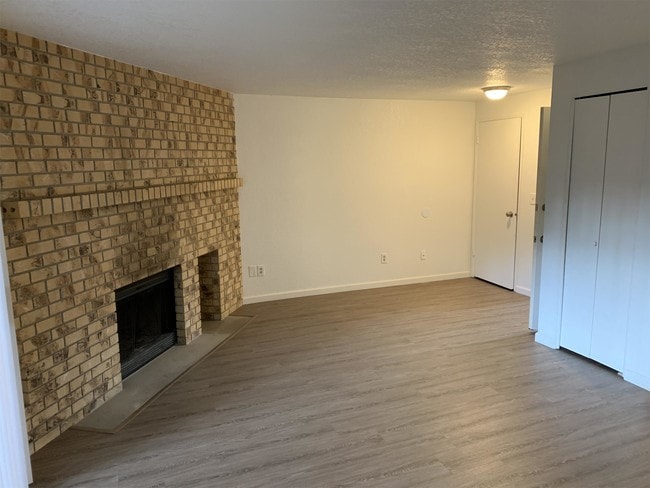 Building Photo - 3919 S Tyler St
