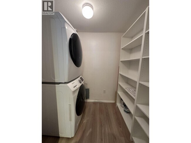 Building Photo - 5500-5500 Lynas Ln