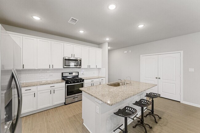 Building Photo - 7454 French Quarter Ct