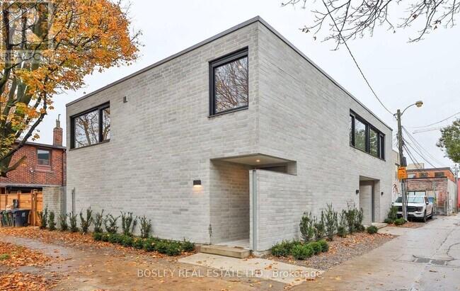 Building Photo - 1404 Dufferin St