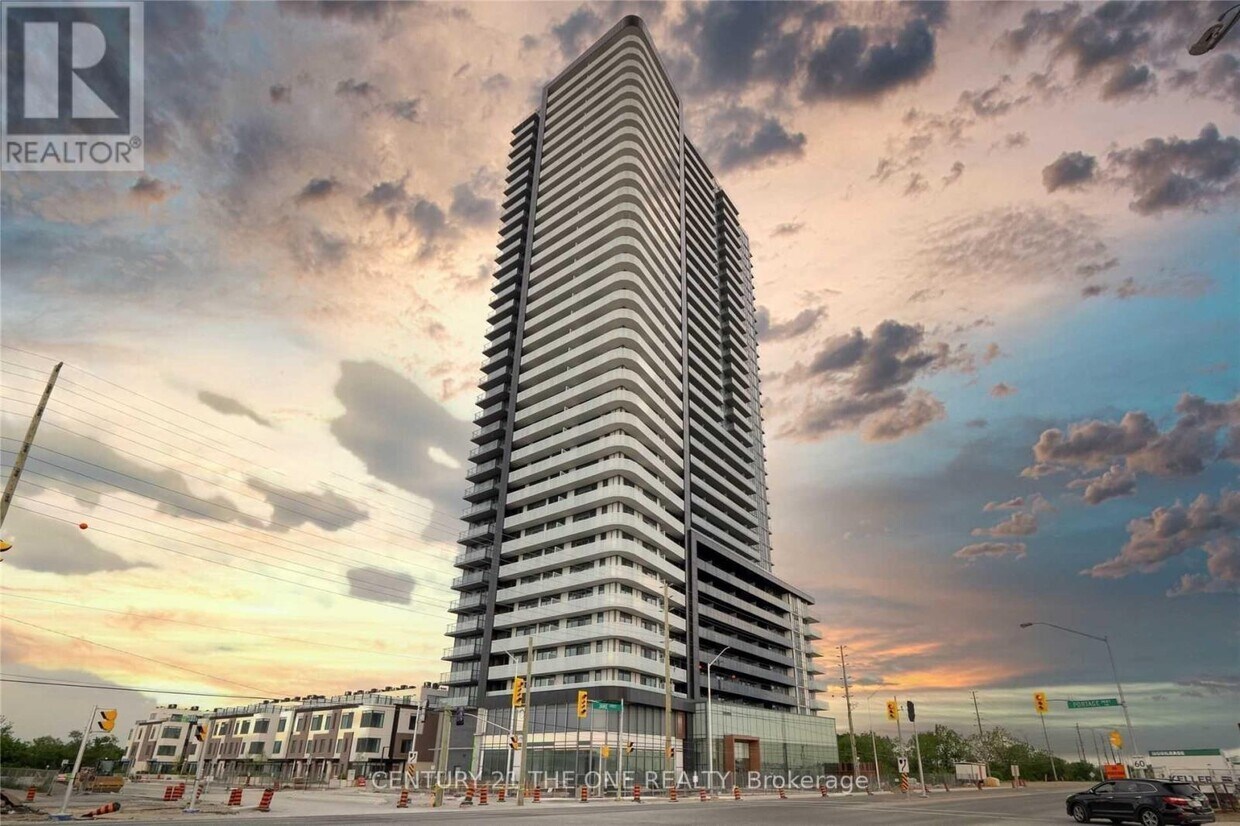 Photo principale - 7895-7895 Jane St