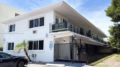Building Photo - 1936 Normandy Dr