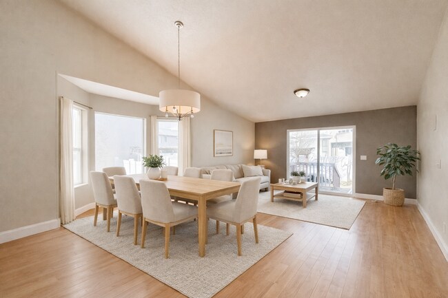 Foto del edificio - 5 bed 3 bath home in quiet neighborhood!