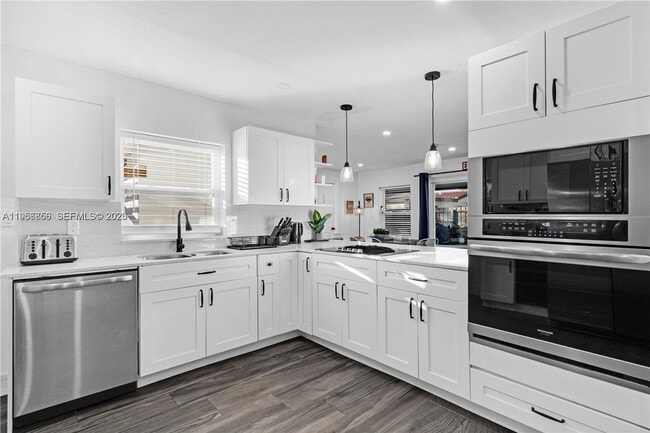 Foto del edificio - 6661 Freedom St