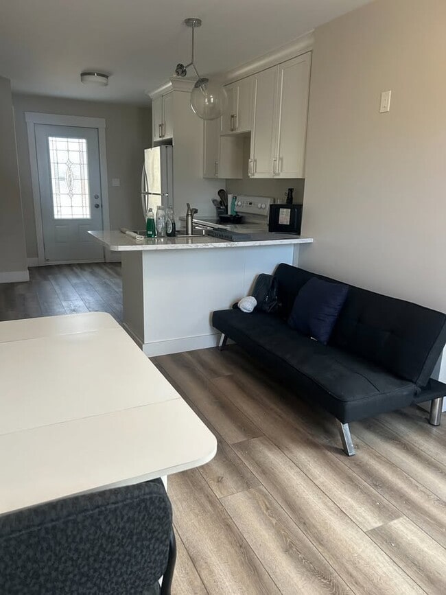 Photo du bâtiment - 117 Elmwood Dr