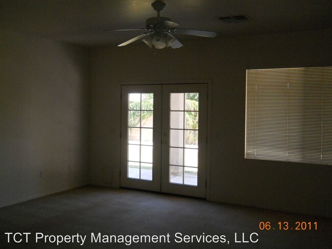 Building Photo - 2494 E Del Rio Ct