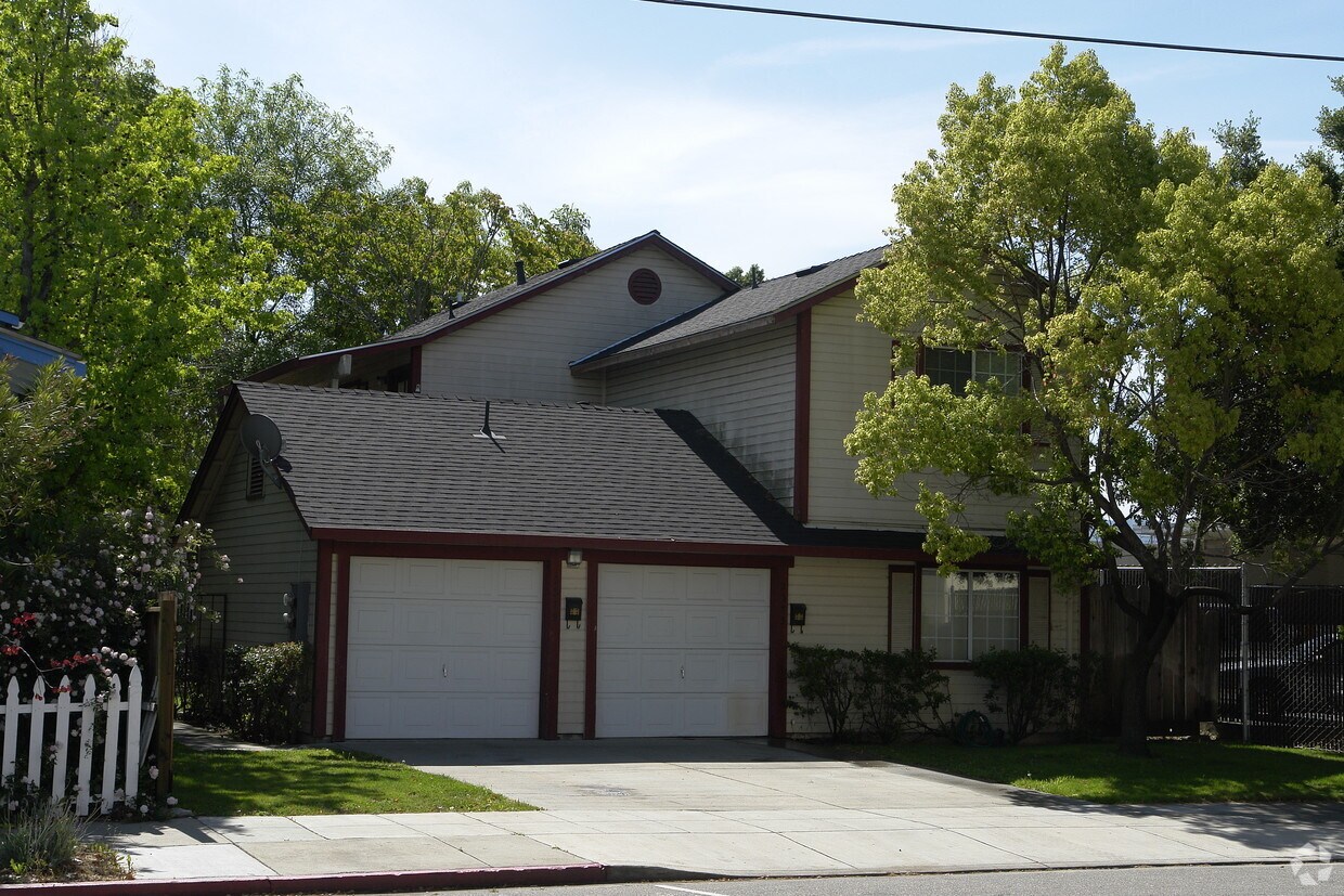 Primary Photo - 2375 2nd St