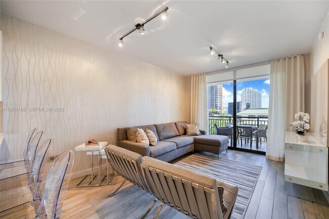 Foto del edificio - 999 SW 1st Ave